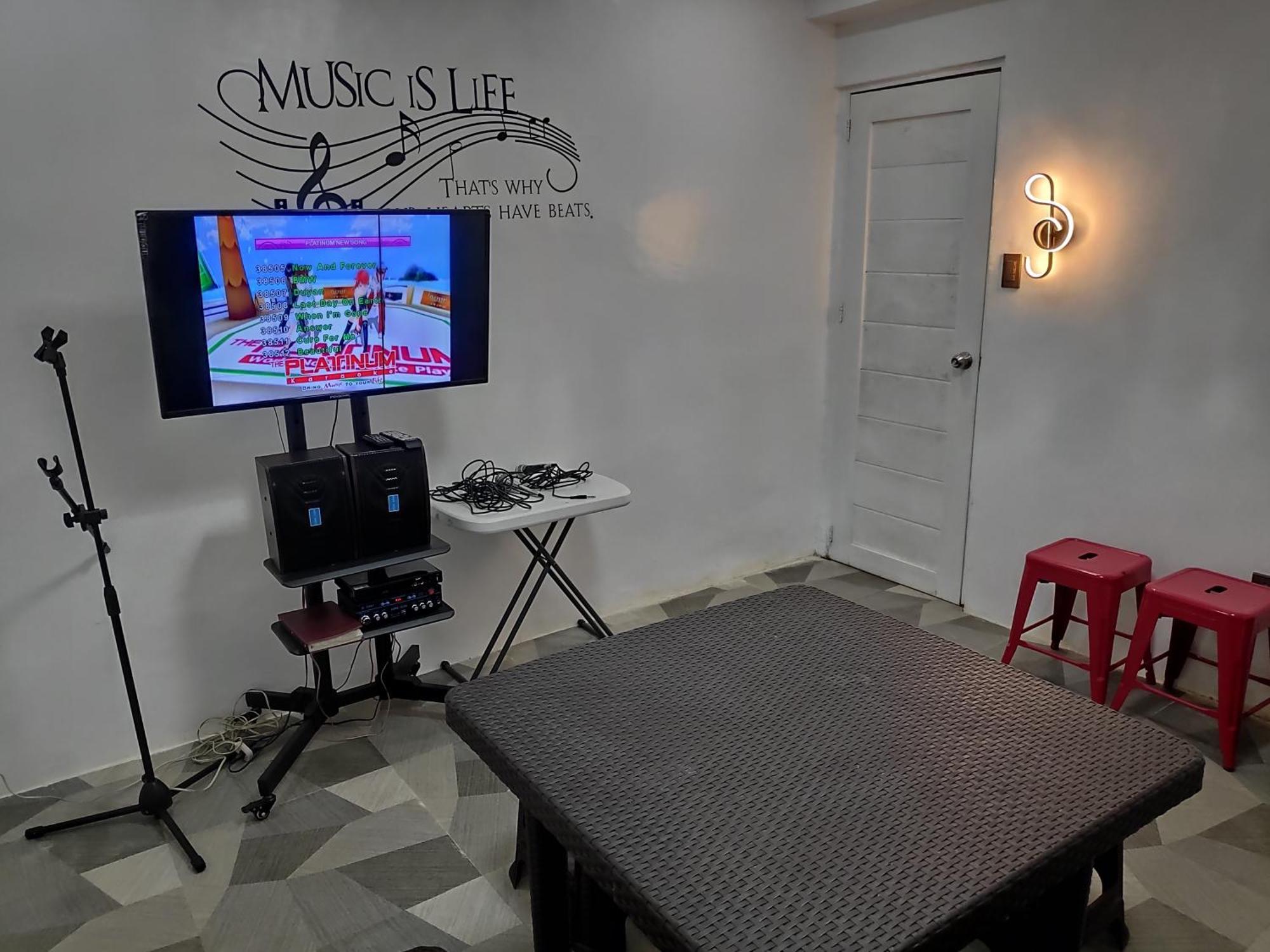 Tagaytay Staycation By Naya And Darla W Free Swimming Pool, Wifi & Netflix Tagaytay City Eksteriør bilde